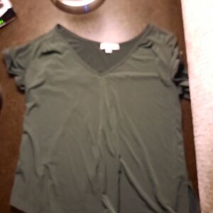 Women's V-Neck Top in Forest Green